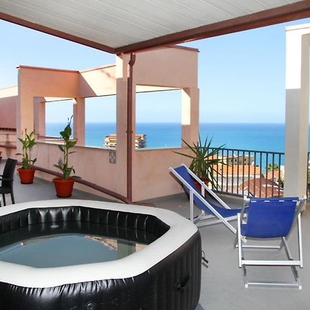 Attico Vista Mare Con Terrazza E Spa Riscaldata Santo Stefano di Camastra Zewnętrze zdjęcie