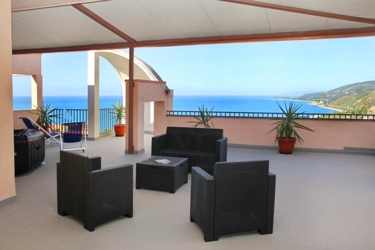 Attico Vista Mare Con Terrazza E Spa Riscaldata Santo Stefano di Camastra Zewnętrze zdjęcie