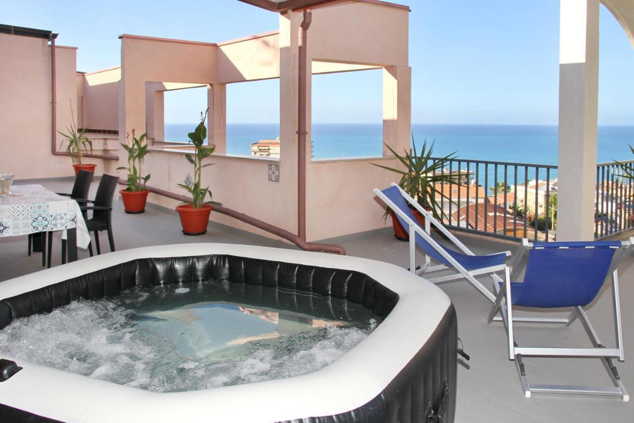 Attico Vista Mare Con Terrazza E Spa Riscaldata Santo Stefano di Camastra Zewnętrze zdjęcie