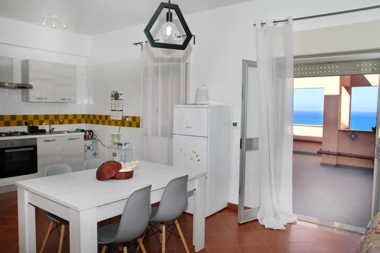 Attico Vista Mare Con Terrazza E Spa Riscaldata Santo Stefano di Camastra Zewnętrze zdjęcie