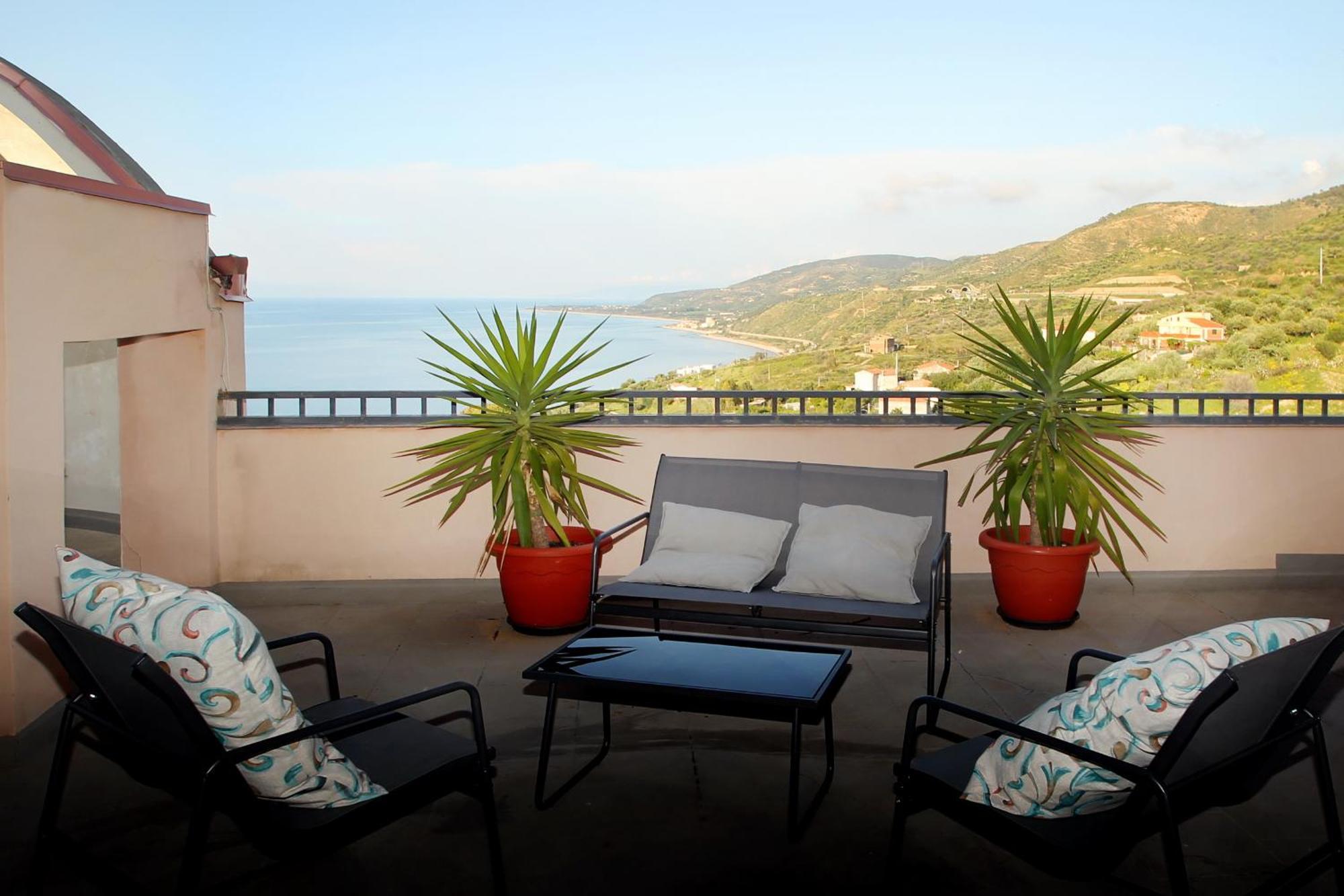 Attico Vista Mare Con Terrazza E Spa Riscaldata Santo Stefano di Camastra Zewnętrze zdjęcie